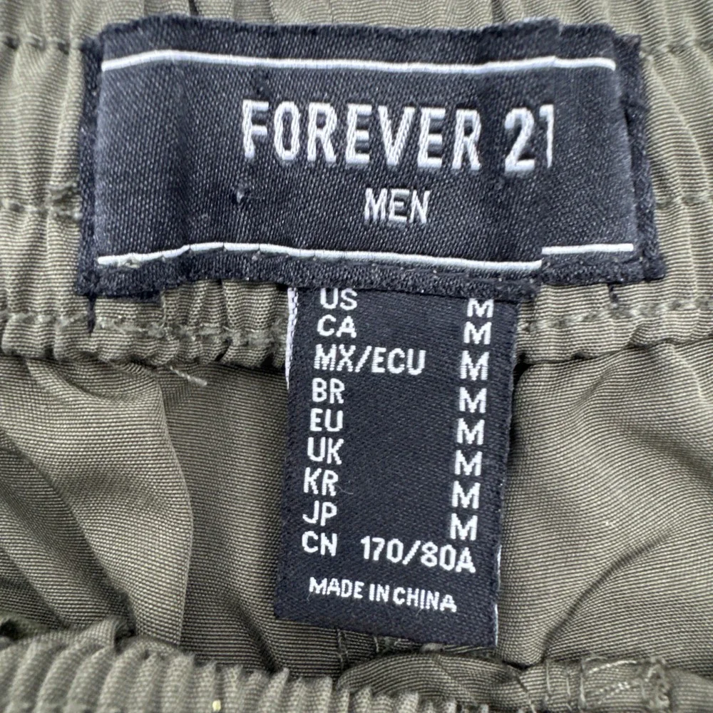 Forever 21 Elastic Waist Shorts Men's Size M - Army Green Cargo Zip Pockets - Picture 5 of 8